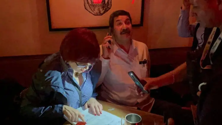 El operativo ocurrió en un restaurante de la colonia Roma en la Ciudad de México. (Foto: Redes)