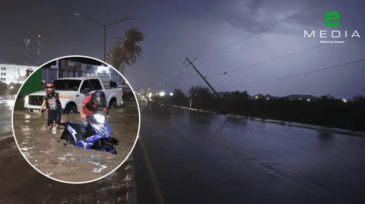 Una fuerte tormenta cayó en Hermosillo la noche de este lunes. (Foto: Cristian Ruiz/Jorge Flores)