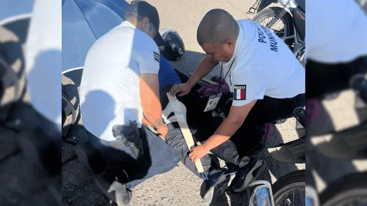 El oficial y paramédico Domínguez Corrales inmovilizó con una tabla y vendaje la extremidad.