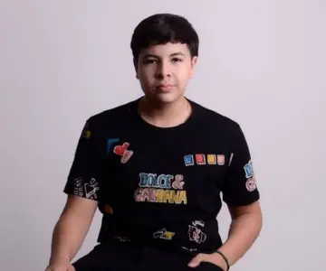 Recuerda a su padre Sergio Vega en su primer sencillo