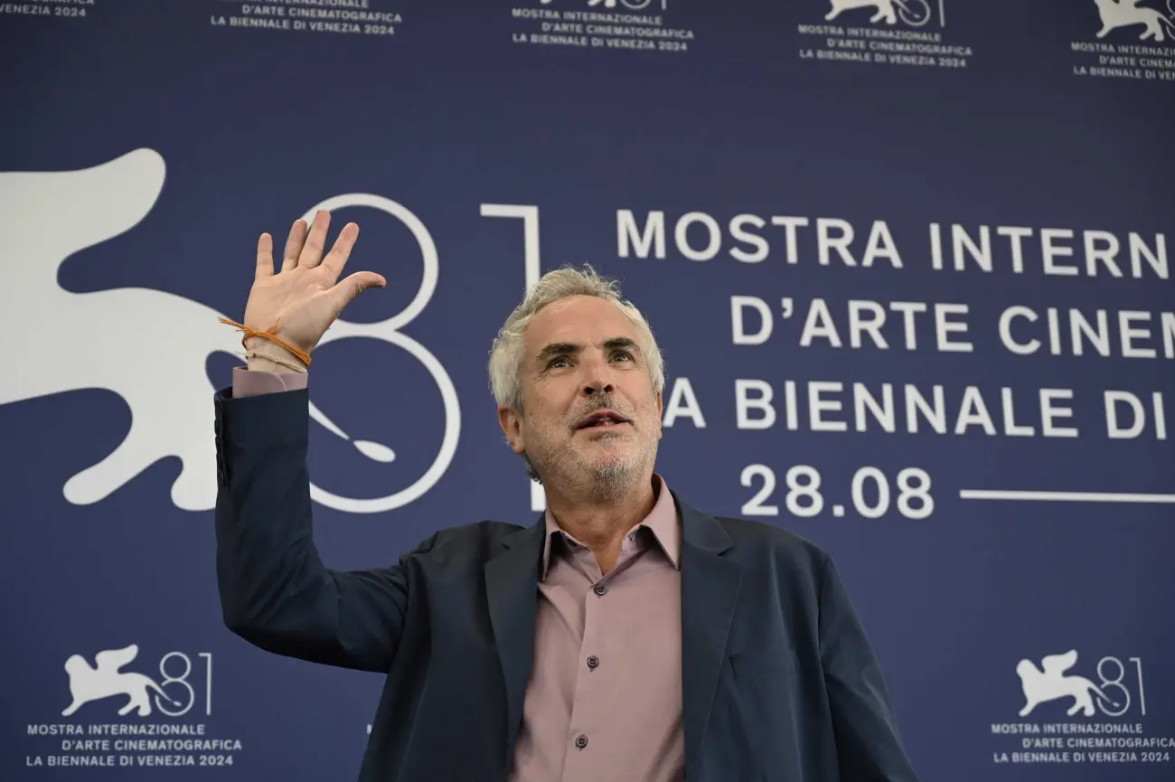 Ovacionan por seis minutos a Alfonso Cuarón en el Festival de cine Venecia