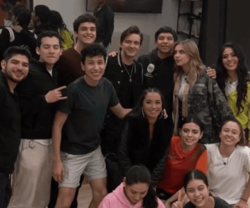 Drake Bell visita La Academia