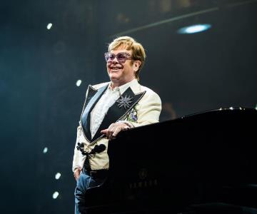 Elton John revela que perdió la vista en un ojo por una infección