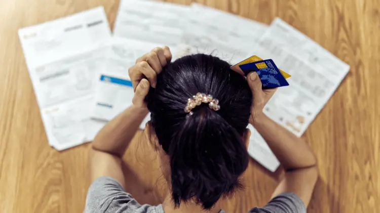 Créditos de consumo y tarjetas de crédito son las principales deudas de los mexicanos. (Especial)