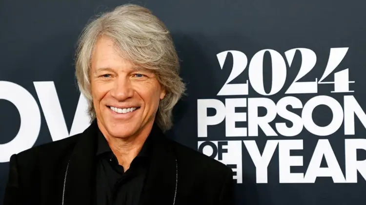 El cantante es considerado como un héroe en redes sociales. (FOTOS: ESPECIAL/EXPRESO)