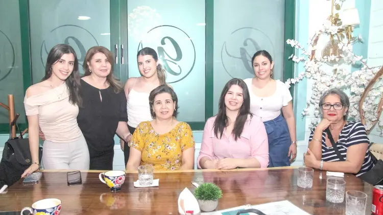 Pasan amena tarde en Café Garmendia