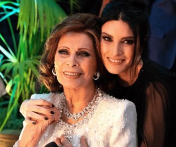 Laura Pausini canta en el cumpleaños de Sophia Loren