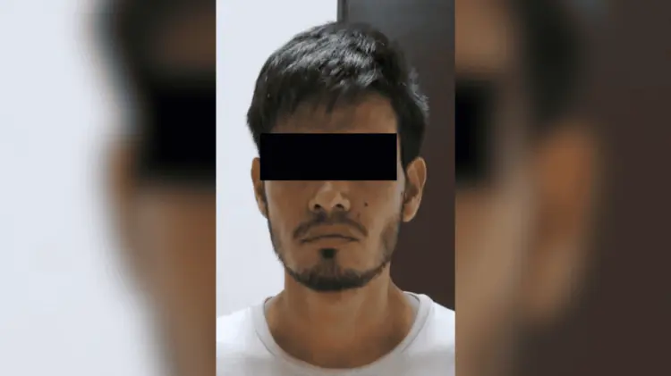 El hombre llegó a la casa diciendo que lo perseguían con machetes. (Foto: FGJE Sonora)