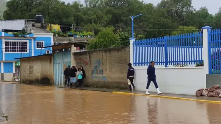 Remanentes de John dejan al menos 700 casas en riesgo por deslaves
