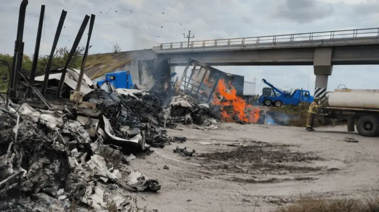 Fueron localizados en la Maxipista Culiacán- Mazatlán tras un bloque y enfrentamiento. (Especial)