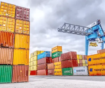 Caen exportaciones de México a Estados Unidos 2.7% en abril