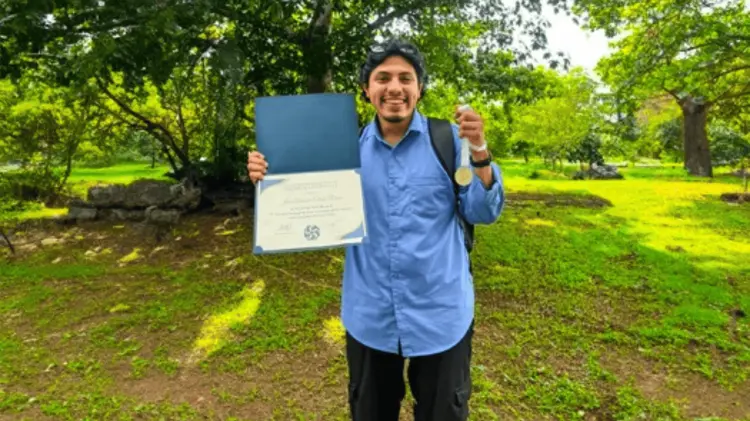 Juan Antino Elenes Rivera es egresado del Itson. (Especial / EXPRESO)