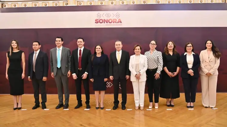 Alfonso Durazo tomó protesta a las y los nuevos integrantes de su gabinete. (Foto: X/@AlfonsoDurazo)