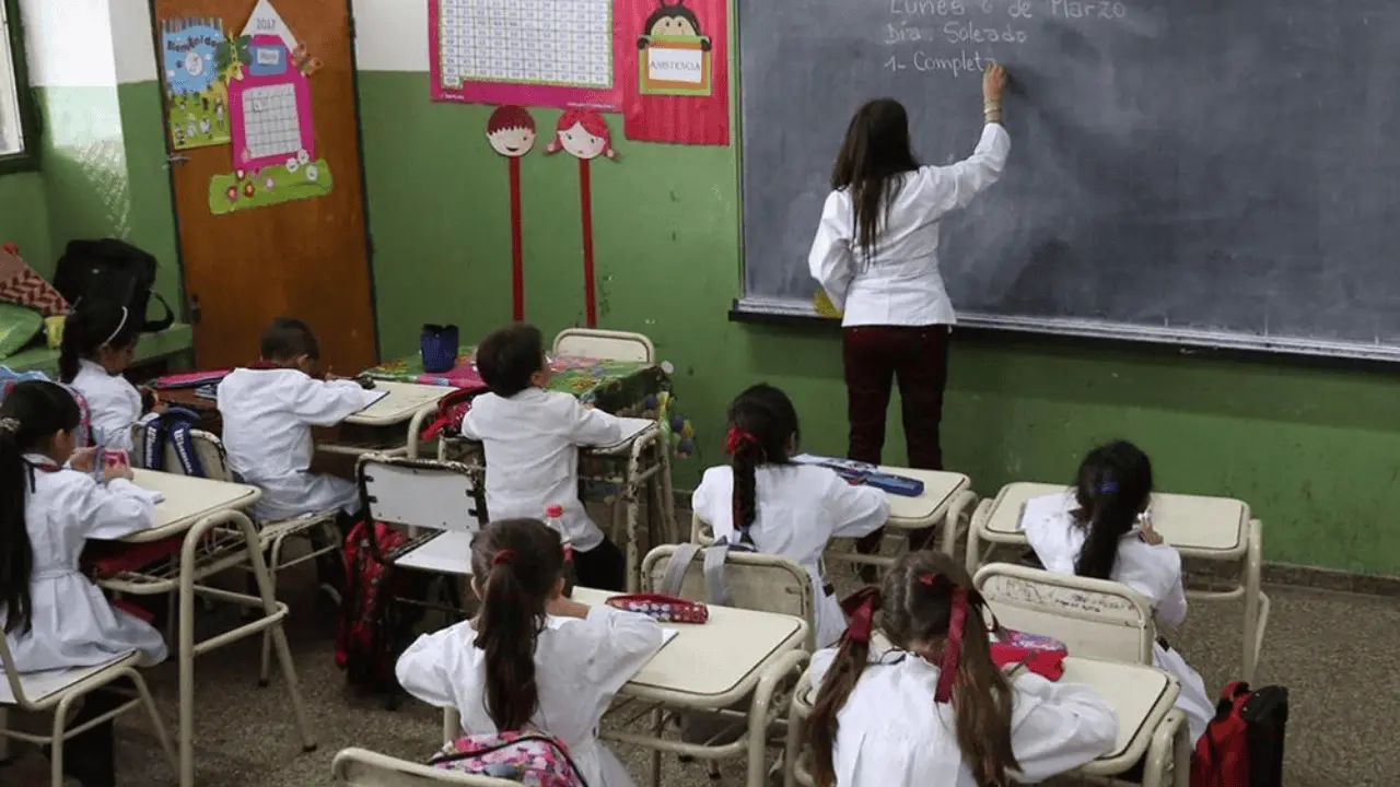 Más de 3.7 millones de menores están fuera de las aulas en México