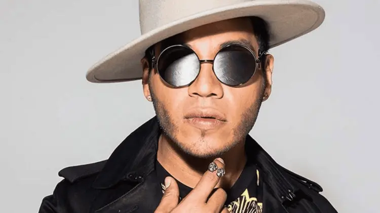 Entre los objetos robados se encontraban sus documentos, los cuales eran esenciales para su viaje.