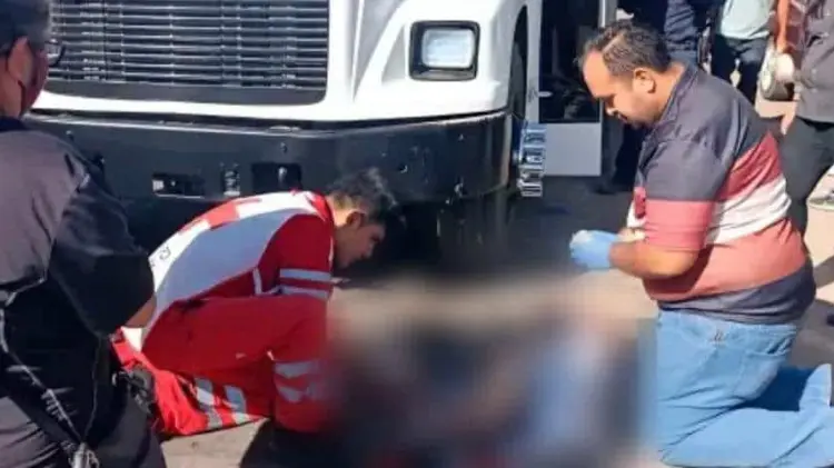 El hombre fue trasladado al hospital donde falleció mientras recibía atención.