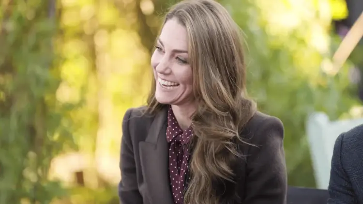 La pareja real visitó a las familias de tres niños. (FOTO: ESPECIAL/EXPRESO)