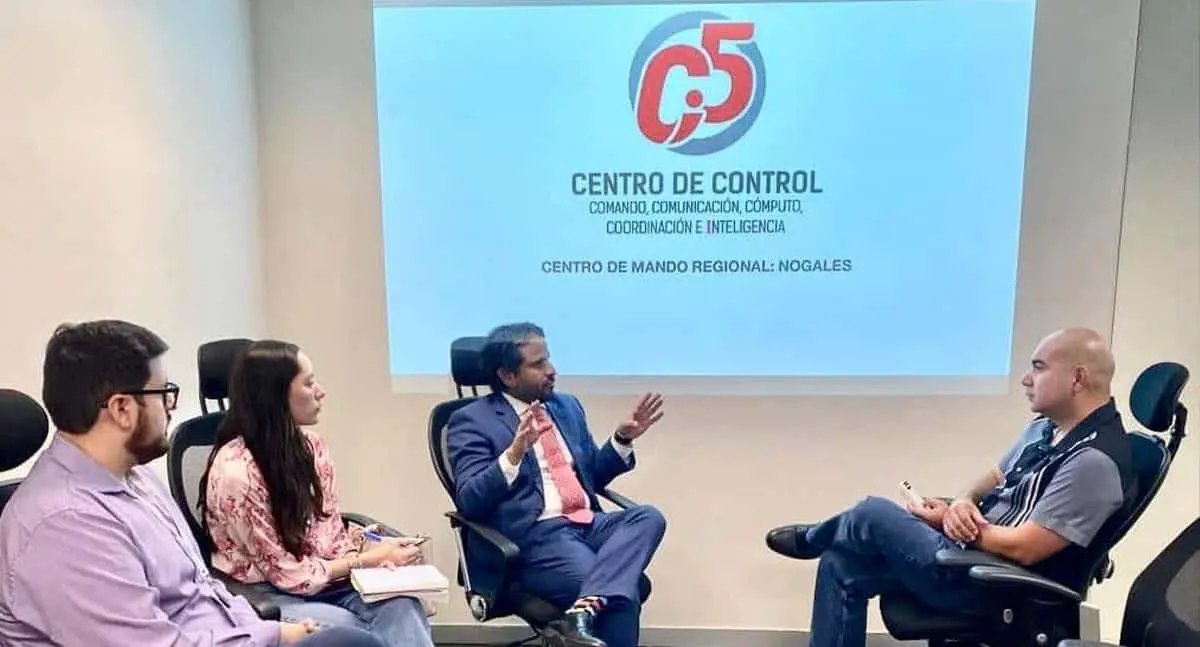 Cónsul de México visita instalaciones del C5 Nogales