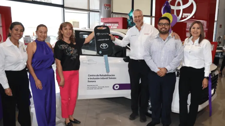 La entrega simbólica se llevó a cabo este jueves en Toyota Hermosillo. (Foto: Jesús Ballesteros)