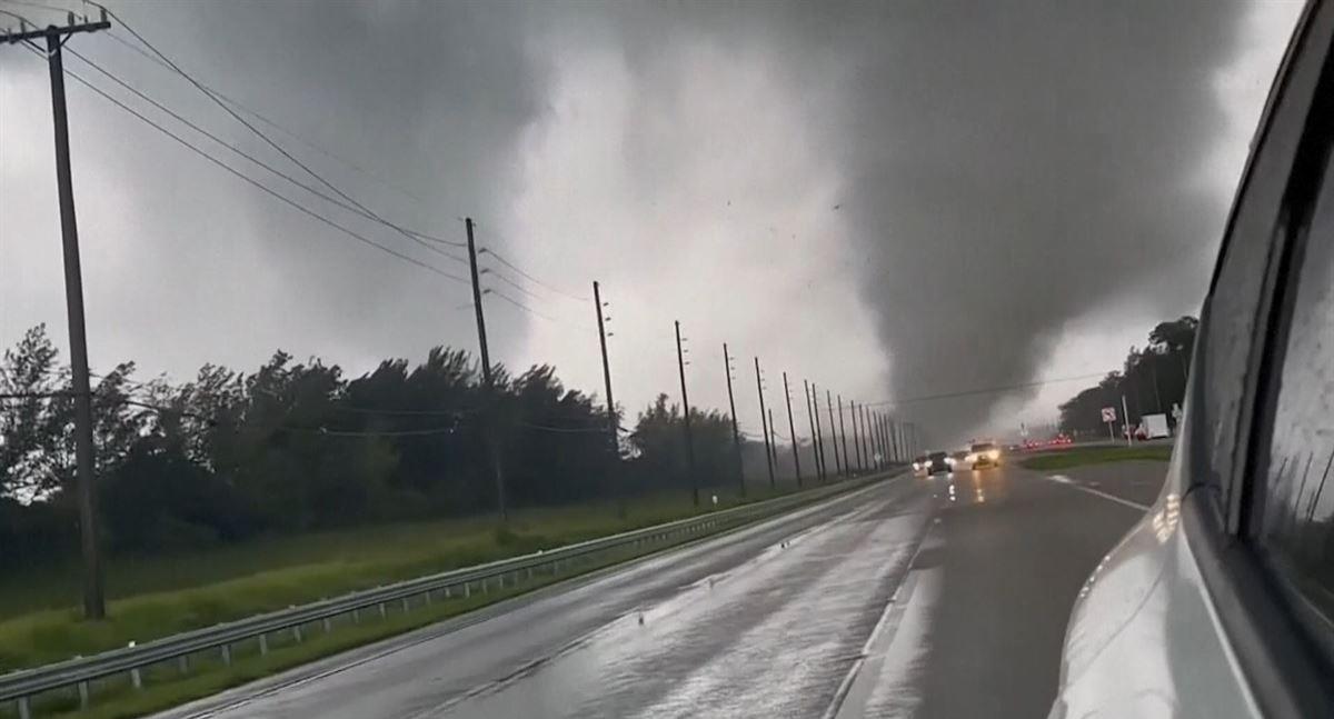 Huracán Milton toca tierra en Florida: más de 3 millones sin electricidad