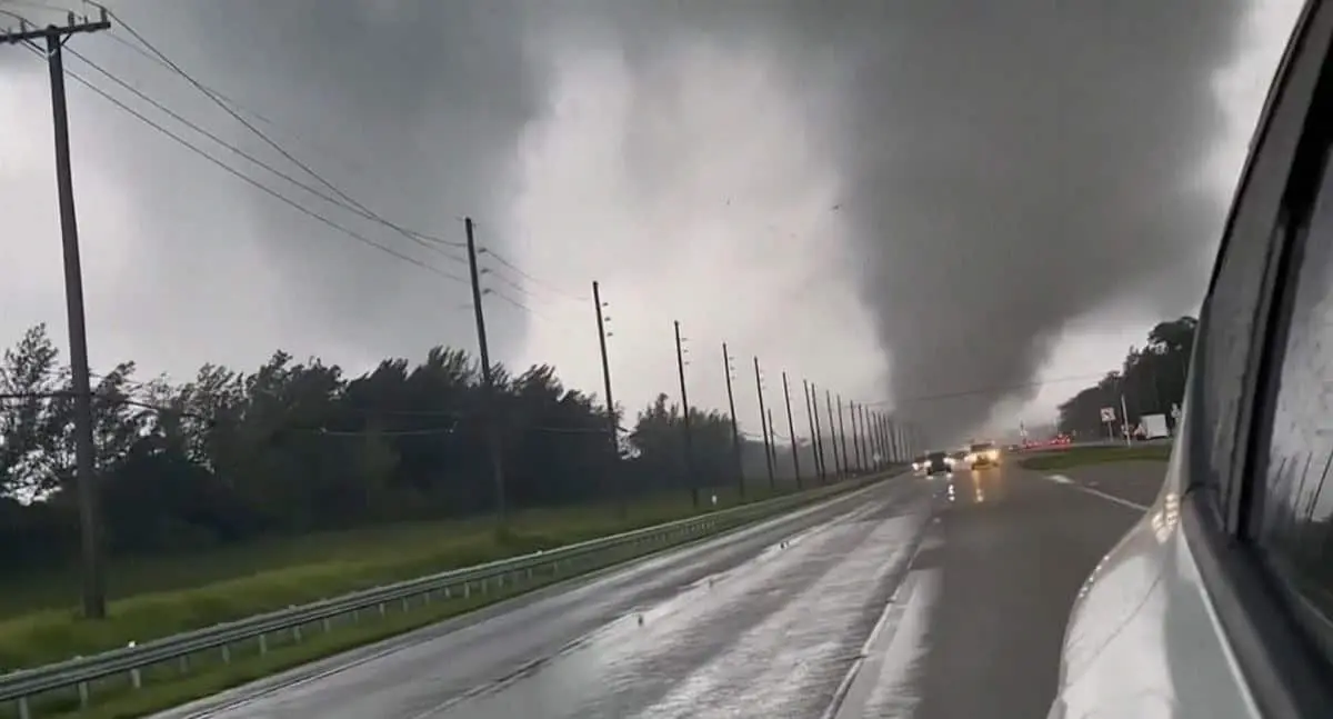 Huracán Milton toca tierra en Florida: más de 3 millones sin electricidad