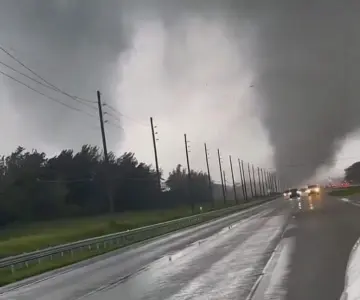 Huracán Milton toca tierra en Florida: más de 3 millones sin electricidad