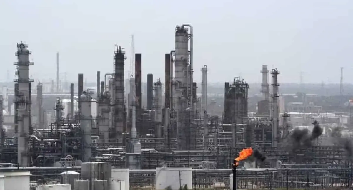 Confirman 2 fallecidos y 35 afectados por fuga de gas en Deer Park