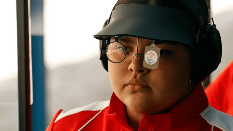 Actualmente ocupa la posición 11 del ranking mundial en la categoría de pistola de aire a 10 metros.