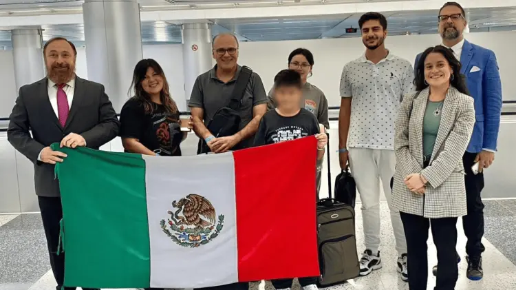 La embajada en Líbano mantiene comunicación con las personas que han decidido quedarse.