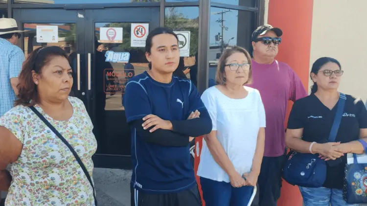 Los ciudadanos manifestaron tener más de un mes con cortes de agua. (Foto: Ana María López /EXPRESO)