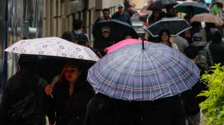 Autoridades recomiendan a la población tomar precauciones ante los cambios de temperatura.