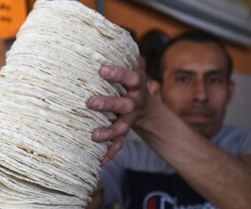 Gobierno busca bajar precio de la tortilla un 10% con acuerdo nacional