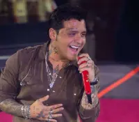 Christian Nodal acude a juzgados en la Ciudad de México