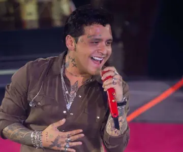 Christian Nodal acude a juzgados en la Ciudad de México