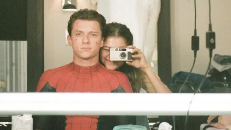 Tom Holland defiende a Zendaya de los fotógrafos que la molestaban