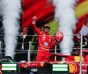 Carlos Sainz agradece a la afición mexicana tras su triunfo en el GP de México