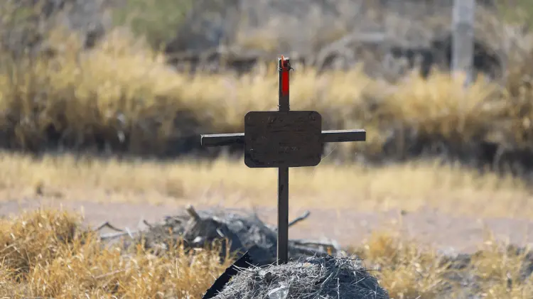 Las cruces son un recordatorio de que cada kilómetro recorrido tiene su precio. (Foto: Jorge Flores)