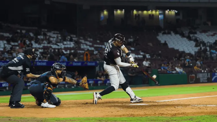 Tomateros triunfaron con pizarra final de 5-0 en la capital sinaloense. (Foto:Tomateros de Culiacán)