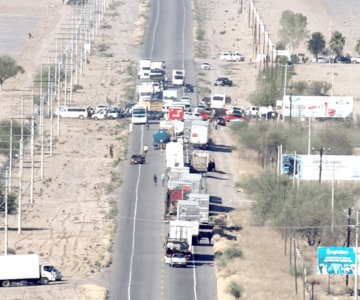 Buscadoras bloquean carretera Hermosillo-Bahía de Kino: exigen justicia