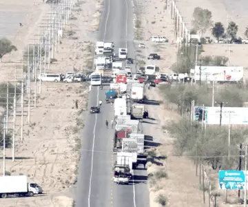 Buscadoras bloquean carretera Hermosillo-Bahía de Kino: exigen justicia