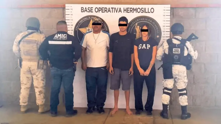 Tres personas fueron aseguradas en el cateo realizado en la colonia Puerta del Rey. (Foto: Cortesia)