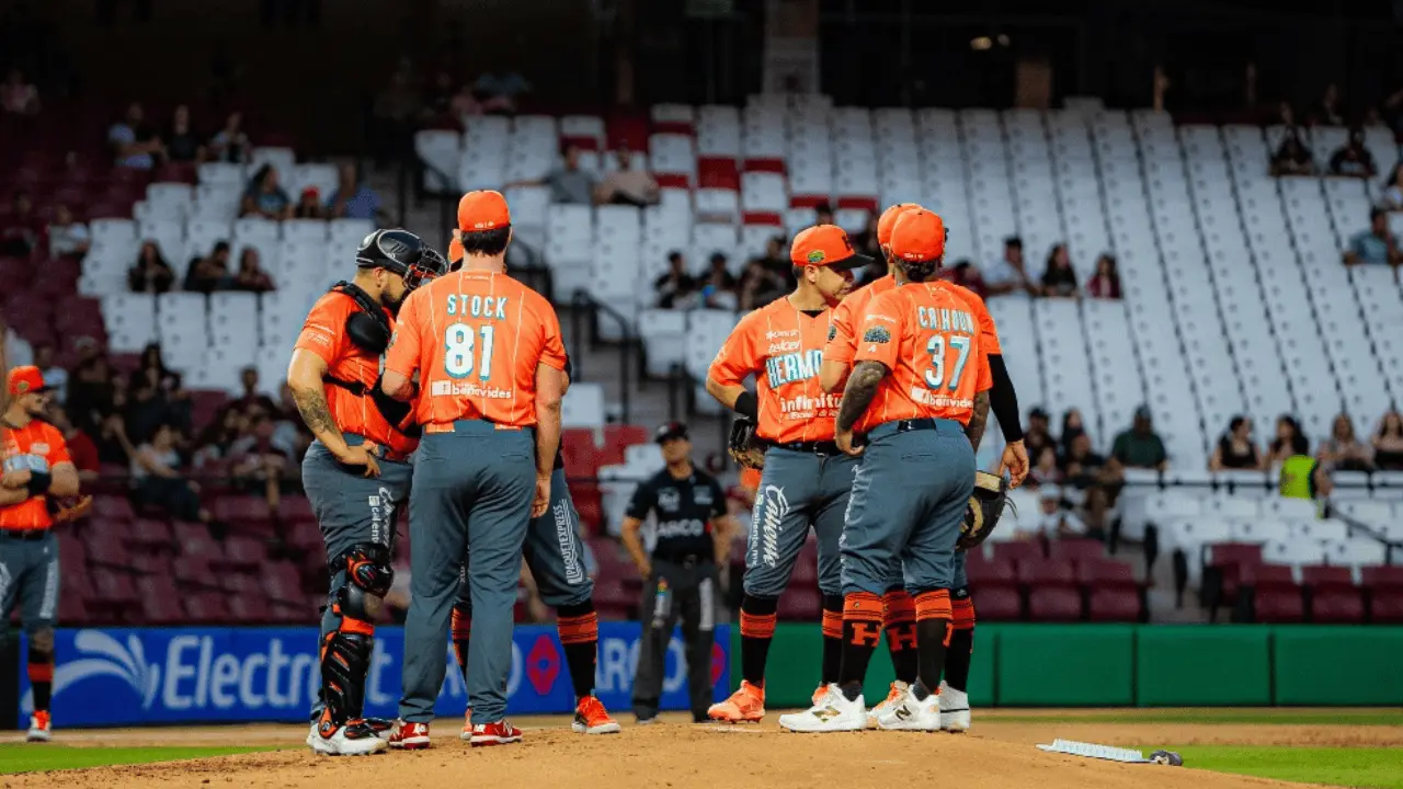 Naranjeros sufren en territorio guinda