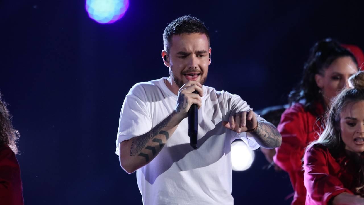 El cuerpo de Liam Payne llega a Inglaterra; fans siguieron su ruta de vuelo