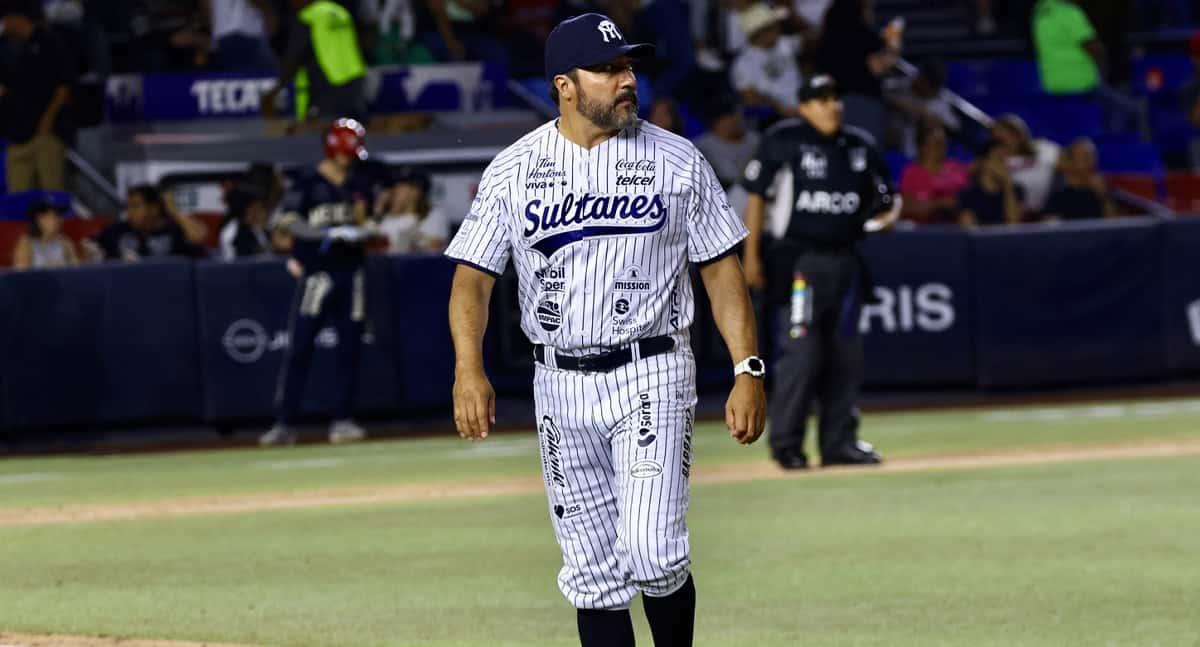 Vinny Castilla renuncia a Sultanes