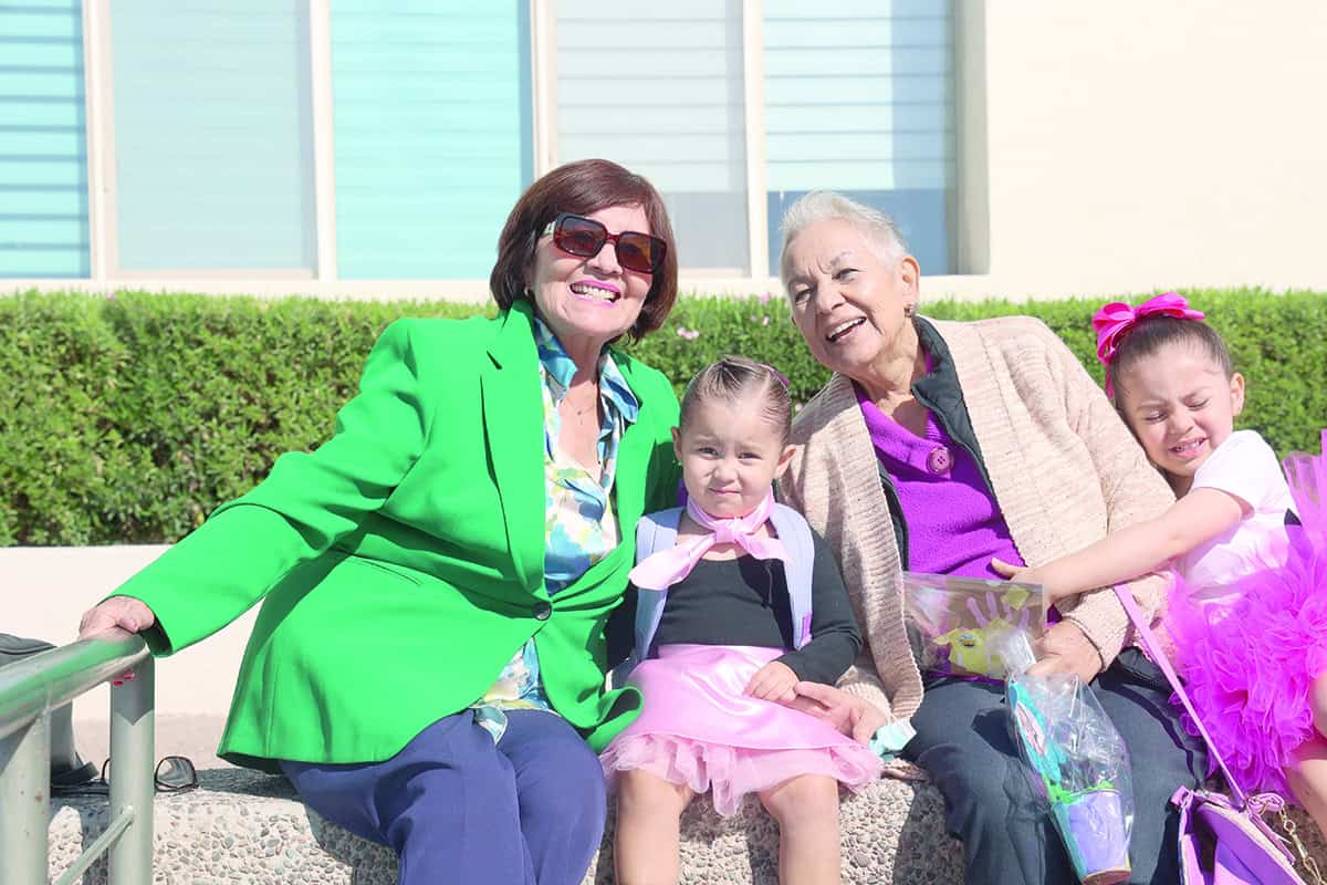 Liceo Thezia festeja a los abuelos de casa