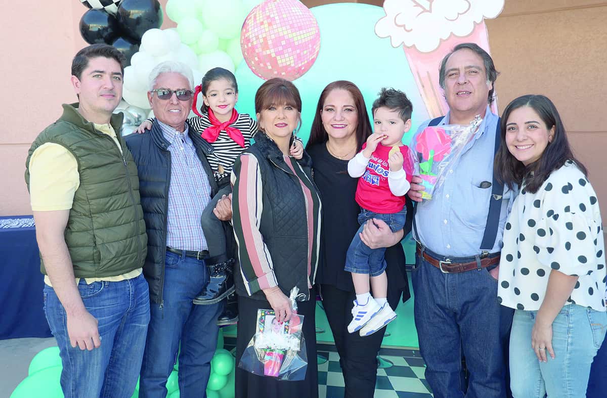 Liceo Thezia festeja a los abuelos de casa