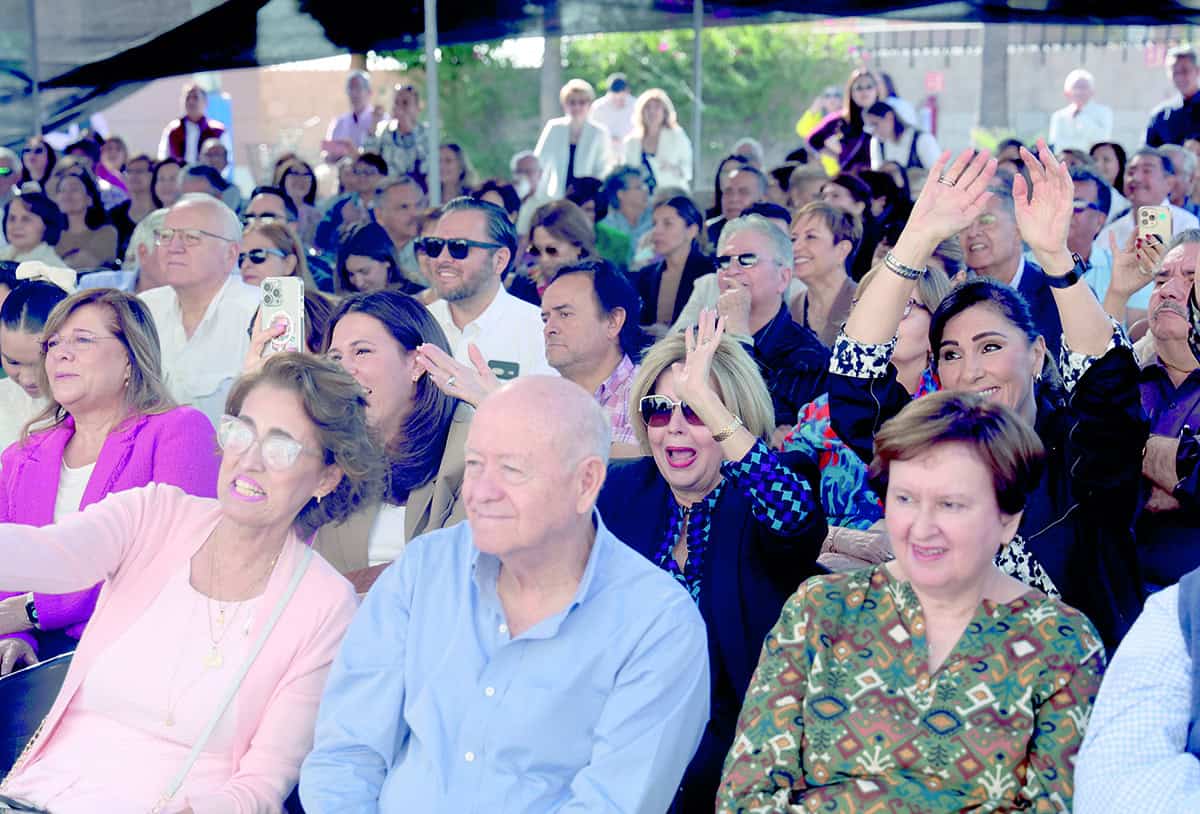 Liceo Thezia festeja a los abuelos de casa