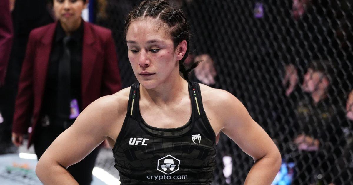 Alexa Grasso fuera de combate; se rompe la pierna durante un entrenamiento