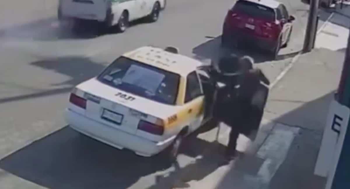 Fue golpeado por una llanta cuando intentaba subirse a un taxi