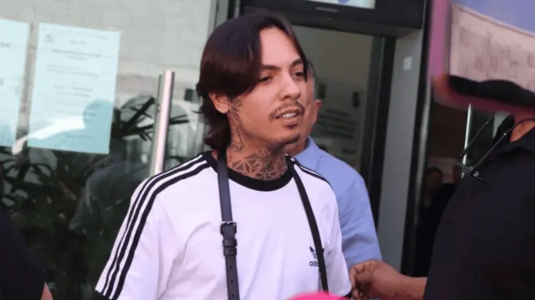 La Fiscalía desconoce si el cantante puede salir de México. (Foto: Especial)